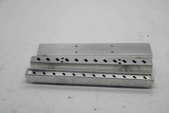 Çift Renkli Lancel Dudak Balsamı Kalıp Tepsisi 12 Delik 3-5 Kalıp / Dakika