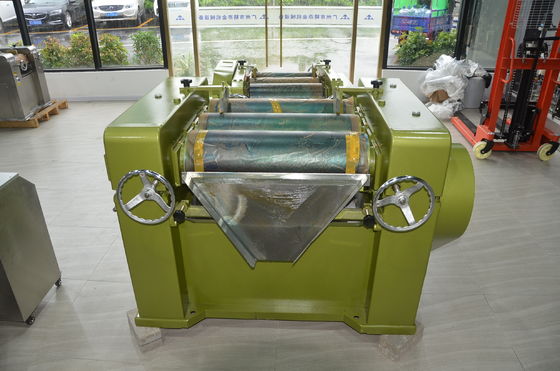 Dudak boyası öğütme makinesi Laboratuvar S200 Üç silindirli öğütme makinesi