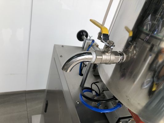 Otomatik SUS304 Dudak Parlaklığı Doldurma Makinesi Tek Başlı Dikey