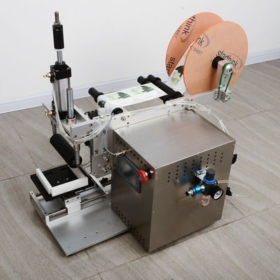 Düz şişe için yarı otomatik kozmetik etiketleme makinesi 750*500*550MM