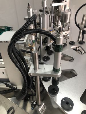SUS304 Özelleştirilmiş Otomatik Üretim hattı Eyeliner Dönerleme Doldurma Makinesi