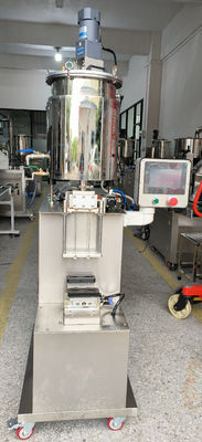 220V 2.3kw Otomatik Dudak Parlaklığı Doldurma Makinesi İki Başlı Dudak Parlaklığı Nüfus Doldurma Makinesi