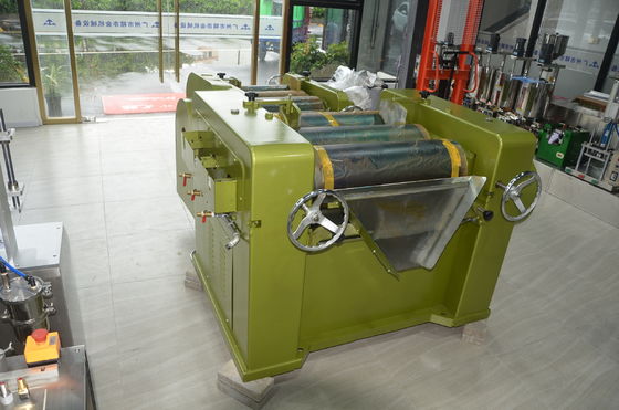 Dudak boyası öğütme makinesi Laboratuvar S150 Üç tekerlekli öğütme makinesi